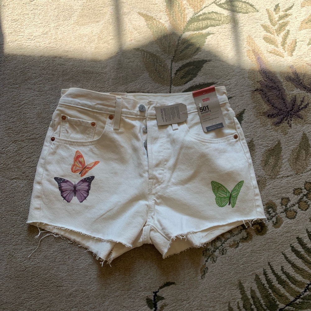 Levi 501 NWT white with butterfly’s Size 27